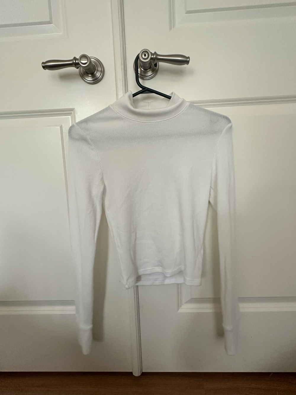 American Eagle White Turtleneck
